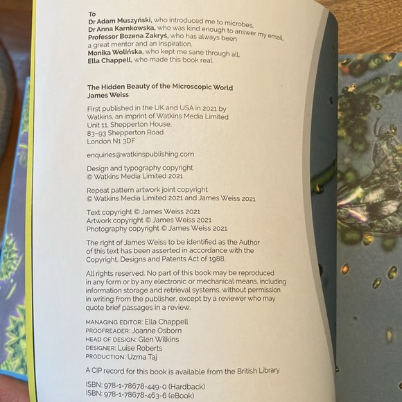 The hidden beauty of the microscopic world hardcover James Weiss - Picture 3 of 3